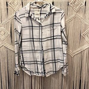 American Eagle boyfriend fit shirt